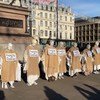 Des manifestants contre le changement climatique dans le centre-ville de Glasgow, pendant la COP26.