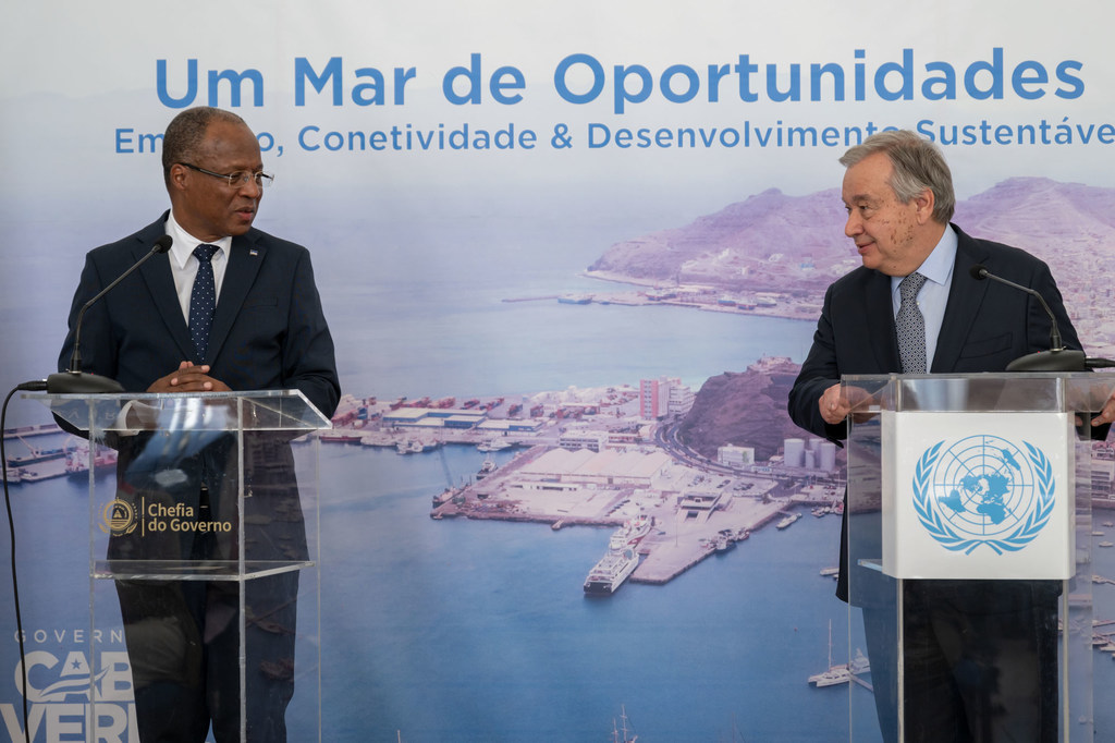 Antonio Guterres avec le Premier Ministre de Cabo Verde lors de la conférence de presse