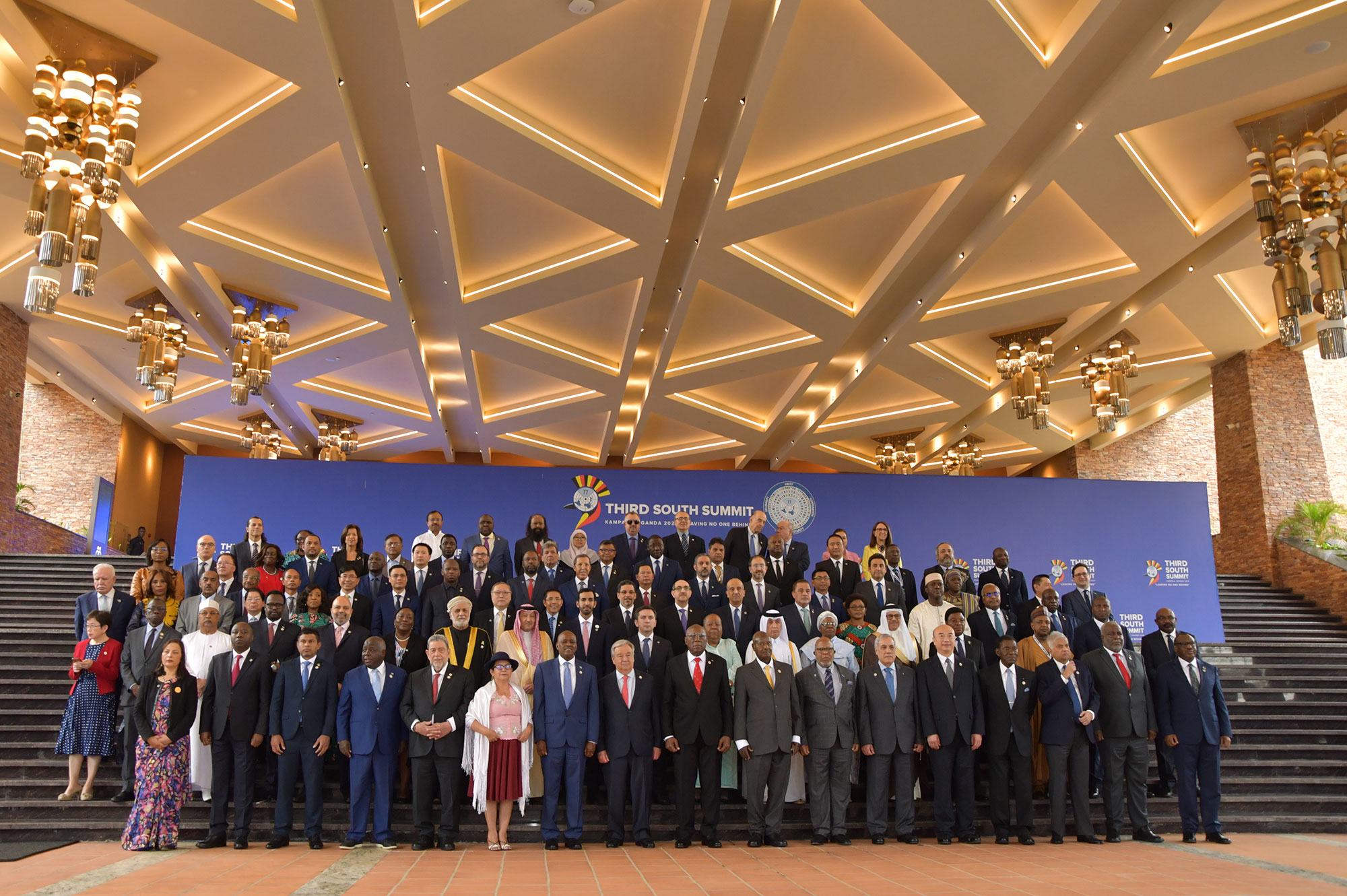 “77国集团和中国” 第三届南方首脑会议大合影。
