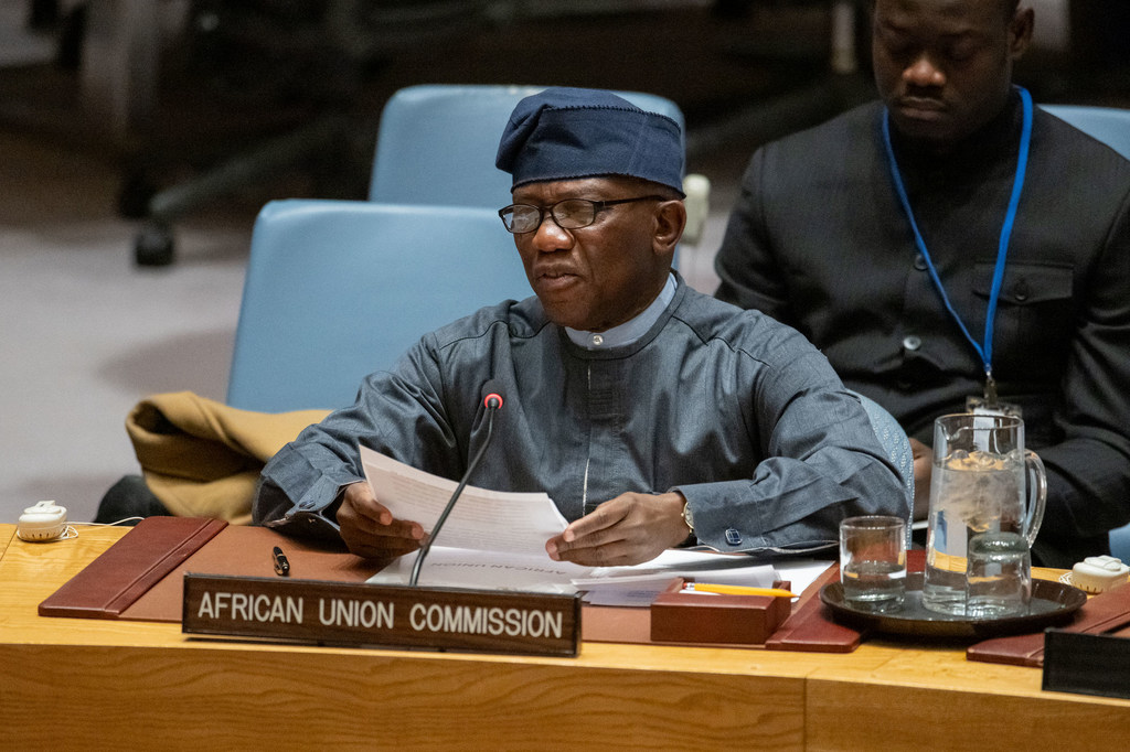 Kamishna wa Muungano wa Afrika, (AU) akihusika na Masuala ya Kisiasa, Amani na Usalama, Balozi Bankole Adeoye.