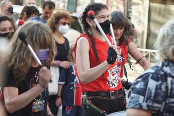 妇女活动人士在西班牙马德里游行（资料图片）。