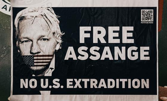 Julian Assange, fundador de WikiLeaks, lucha contra una orden de extradición de Estados Unidos.