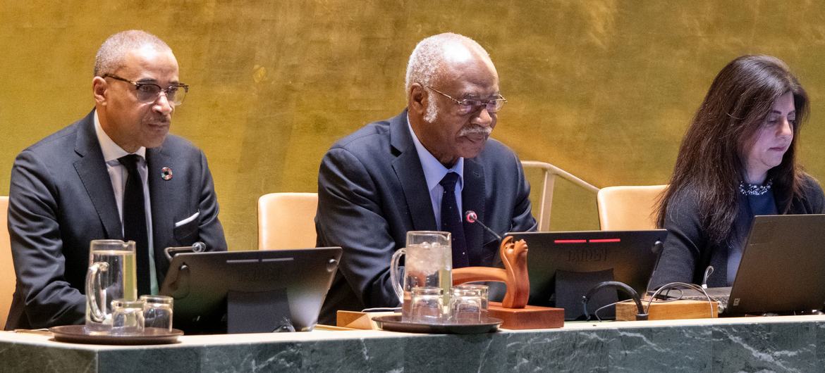 General Assembly President Philémon Yang (centre) addresses the commemorative meeting on the occasion of the International Day for the Elimination of Racial Discrimination.