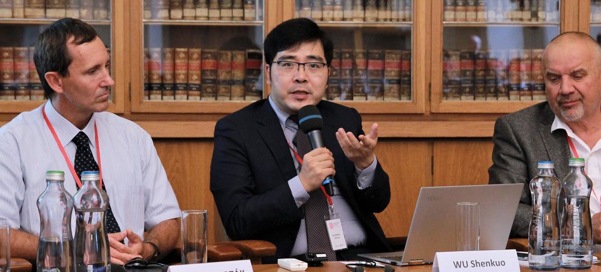 吴沈括参加中国-捷克“数字经济与治理”研讨会。