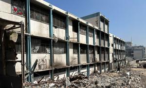 Refugio destruido de la Agencia de la ONU para los Refugiados Palestinos (UNRWA).