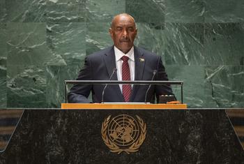عبد الفتاح البرهان رئيس مجلس السيادة الانتقالي في السودان يلقي كلمته أمام المناقشة العامة للجمعية العامة للأمم المتحدة.