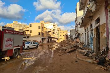 पूर्वोत्तर लीबिया में बाढ़ के कारण 43 हज़ार से अधिक लोग विस्थापित हुए हैं.