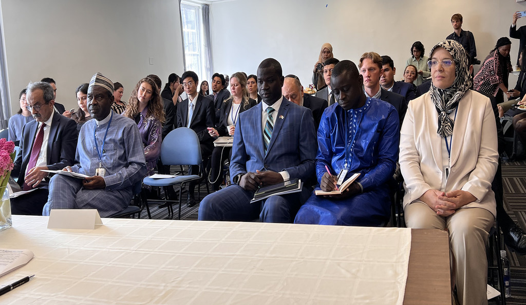 Watazamaji wakihudhuria tukio la kando katika Mkutano Mkuu UN , sehemu ya Mkutano Mkuu wa Baadaye, jijini New York.
