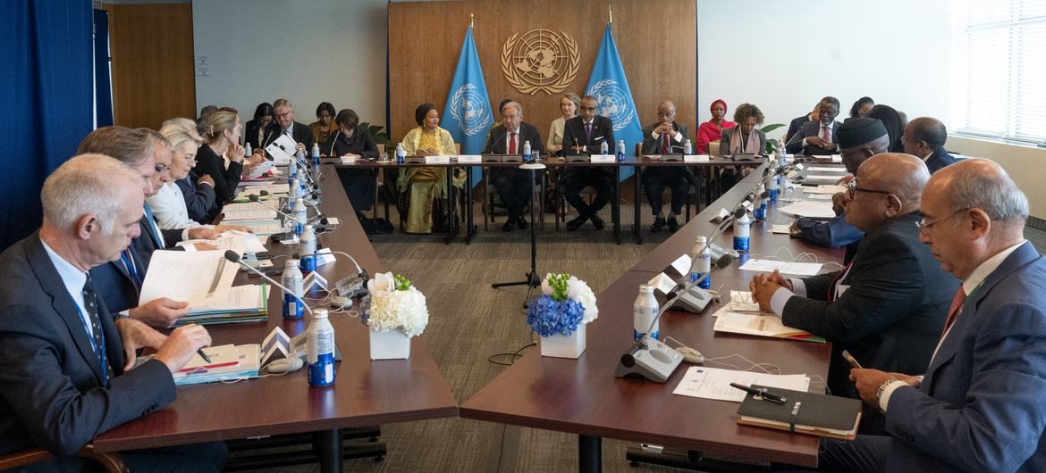 Sixth trilateral meeting of the African Union (delegation on the right), the European Union (left) and the United Nations (centre). Sixth trilateral meeting of the African Union (delegation on the right), the European Union (left) and the United Nations (centre).