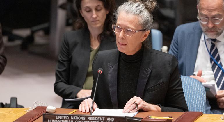 A coordenadora humanitária da Ucrânia, Denise Brown, afirma que os ataques brutais e indiscriminados contra civis devem parar