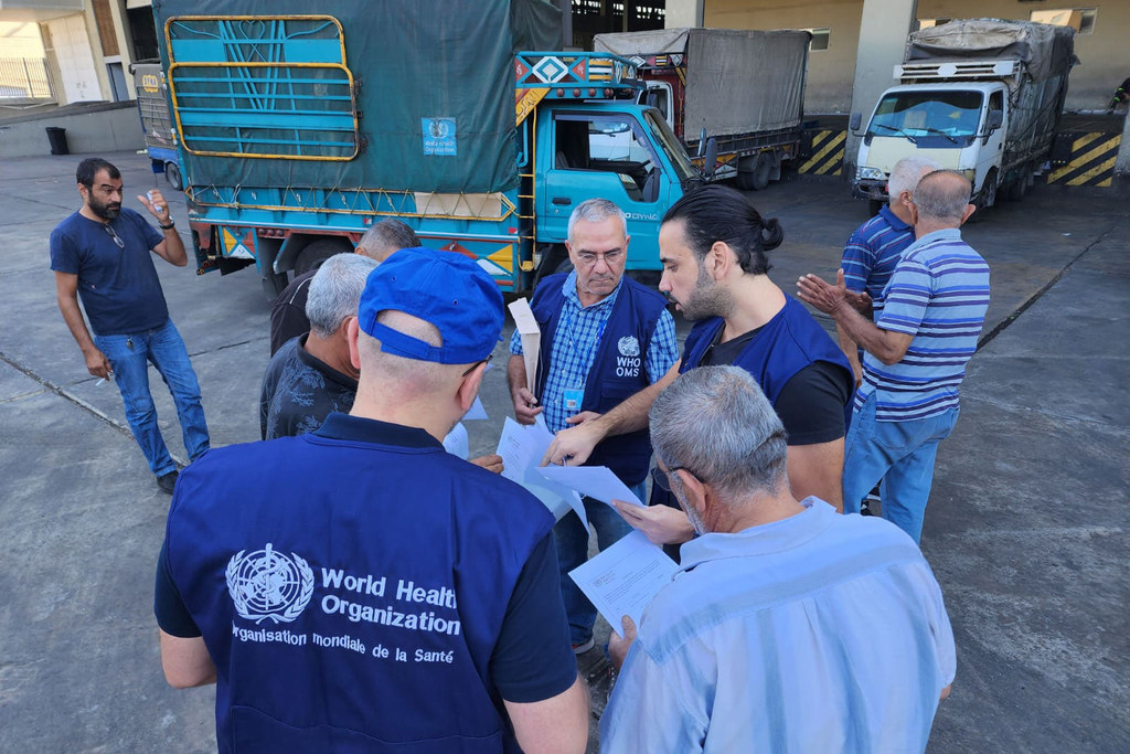 根据世卫组织对黎巴嫩霍乱疫情的应急反应，第一批霍乱（药品和用品）包从世卫组织迪拜中心运抵黎巴嫩，支持公共卫生部控制疫情。