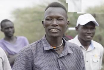 Nadipo Lotelei, mnufaika wa mradi wa mizinga ya nyuki kutoka shirika la Umoja wa Mataifa la mpango wa chakula duniani WFP.