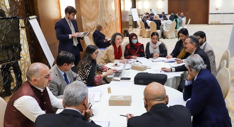 منظم جرائم کی بیخ کنی کے لیے منعقد ہونے والی دو روزہ ورکشاپ کے شرکاء۔ منظم جرائم کی بیخ کنی کے لیے منعقد ہونے والی دو روزہ ورکشاپ کے شرکاء۔
