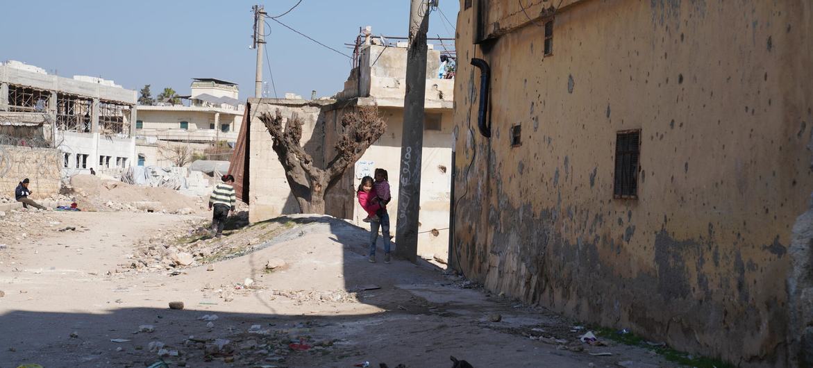 2023年初，叙利亚遭受破坏性的强震，造成社区流离失所，各地人道主义局势恶化。