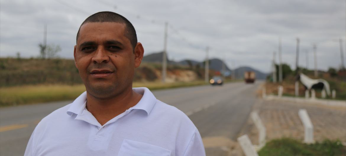 Mauricio Oliveira hoje está satisfeito com a estrada que vai de Itambé até Vitória da Conquista. Mauricio Oliveira hoje está satisfeito com a estrada que vai de Itambé até Vitória da Conquista.