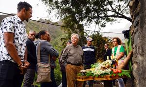 UN Secretary-General António Guterres views products produced from UN climate resilience projects in Paúl Valley, Cabo Verde.
