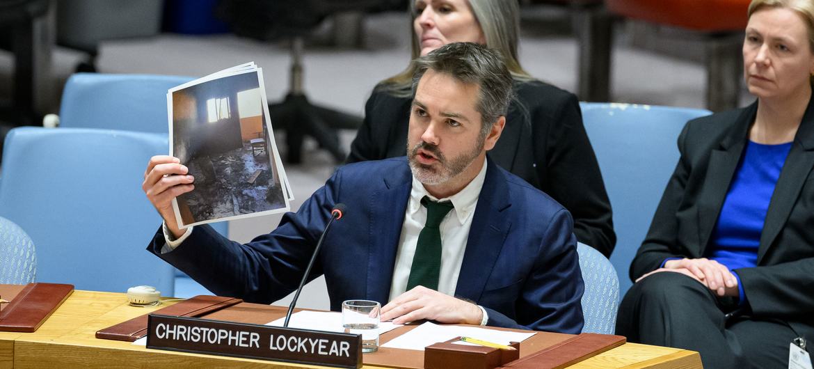Christopher Lockyear, Secretary General of Médecins Sans Frontières (Doctors Without Borders), briefs the Security Council meeting on the situation in the Middle East, including the Palestinian question.