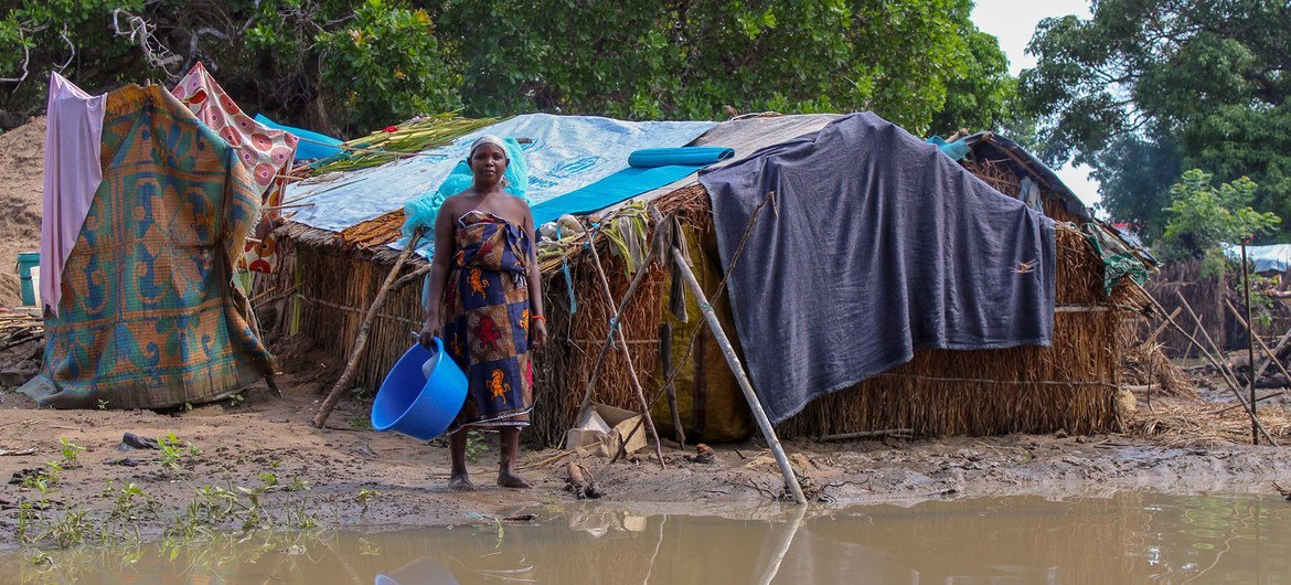 Centenas de milhares de pessoas foram deslocadas pelo conflito nas províncias do norte de Moçambique