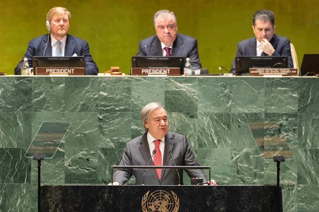 Le Secrétaire général de l'ONU, António Guterres, s'adresse à l'ouverture de la Conférence des Nations Unies sur l'eau.