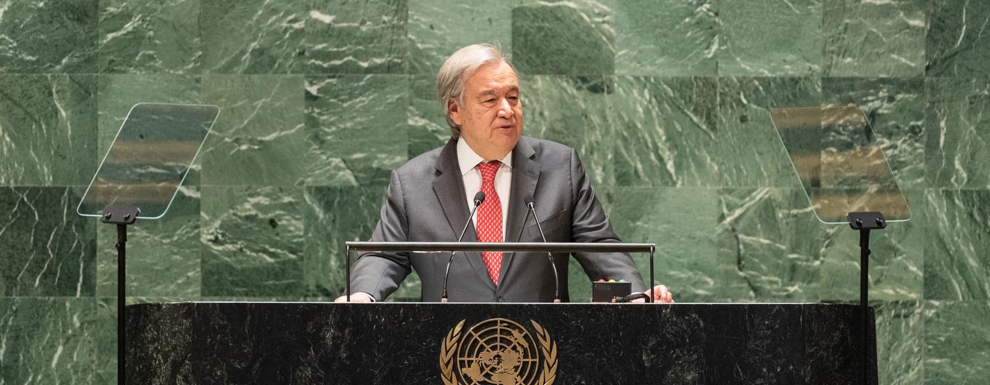 Genel Sekreter António Guterres, Birleşmiş Milletler Su Konferansı'nın açılışında konuşuyor.