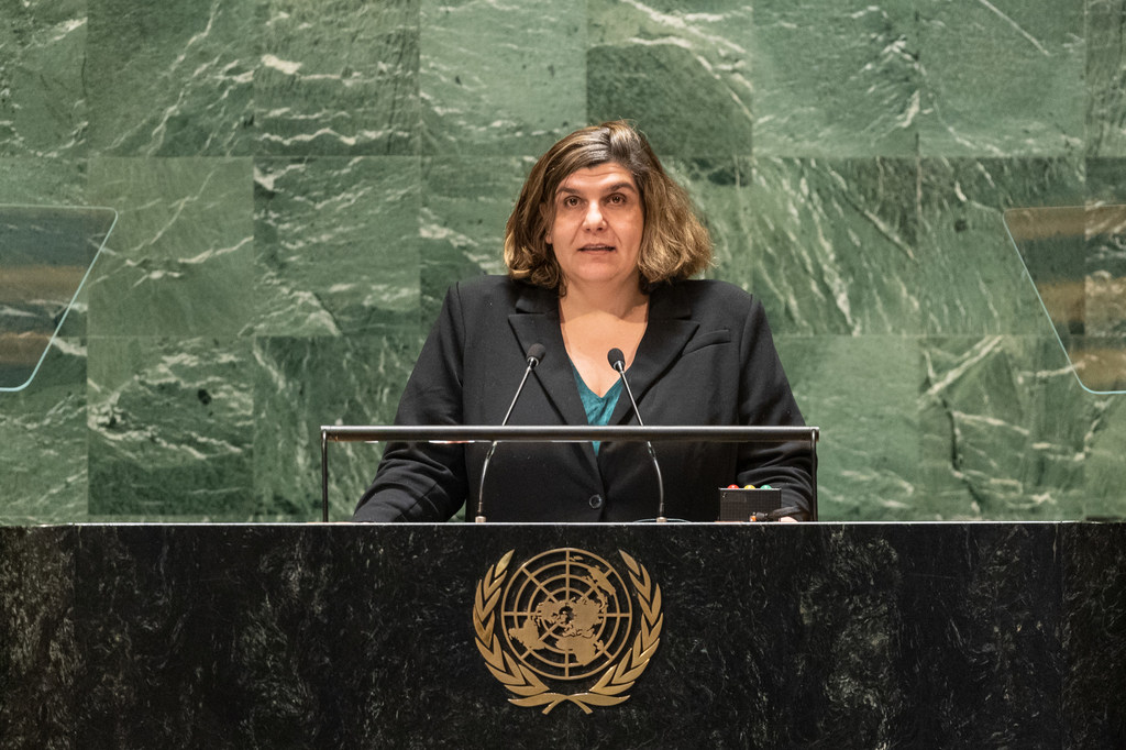 لاشيزارا ستويفا، رئيسة المجلس الاقتصادي والاجتماعي تخاطب مؤتمر المياه للأمم المتحدة 2023.