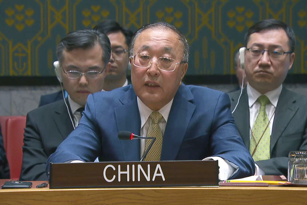 Velvyslanec Zhang Jun, stálý představitel Číny, s projevem na zasedání Rady bezpečnosti o situaci na Blízkém východě, včetně palestinské otázky.
