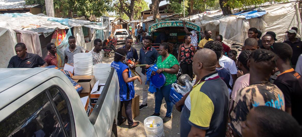 A recente crise de segurança no Haiti tornou difícil para a OPAS ajudar as autoridades de saúde a apoiar as pessoas deslocadas na área metropolitana de Porto Príncipe