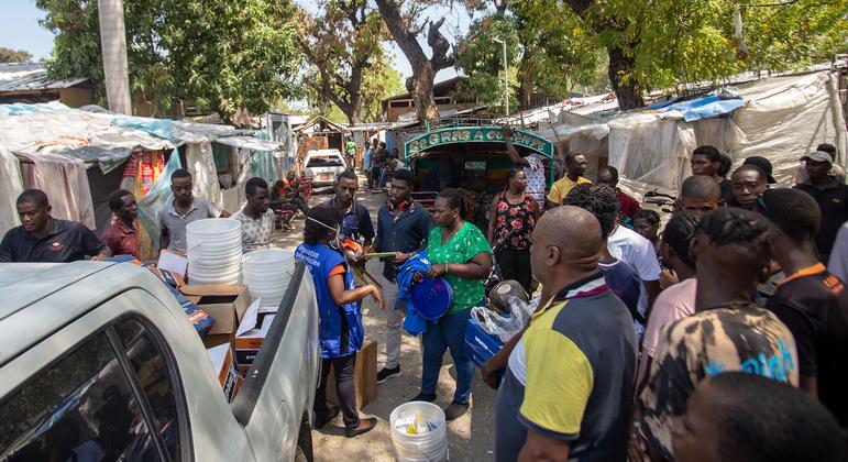 La crisis de seguridad de las últimas semanas ha dificultado el trabajo de la OPS con los desplazados internos en el área metropolitana de Puerto Príncipe para apoyar a las autoridades sanitarias. 