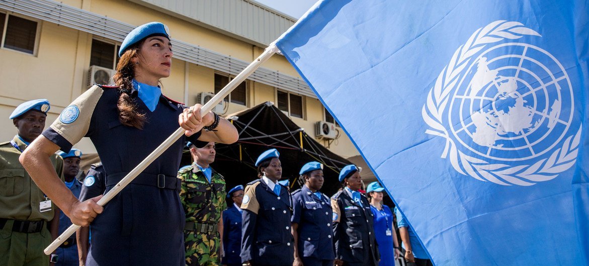 شرطيات من بعثة أونميس يحتفلن باليوم الدولي لحفظة السلام، الذي يصادف مايو 29.