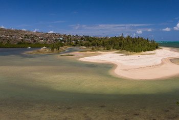 World News in Brief: UK cedes sovereignty over Chagos Islands, suffering in Sudan deepens, UN releases new emergency relief funds