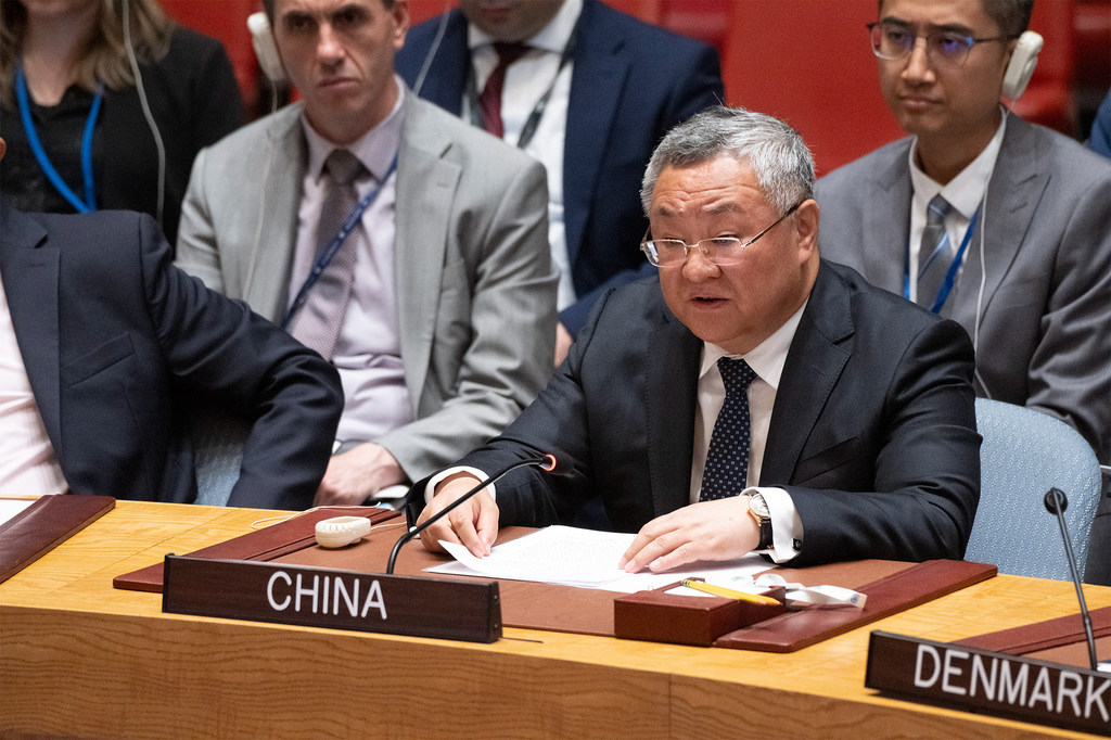中国常驻联合国代表傅聪在安理会伊朗问题紧急会议上发言。