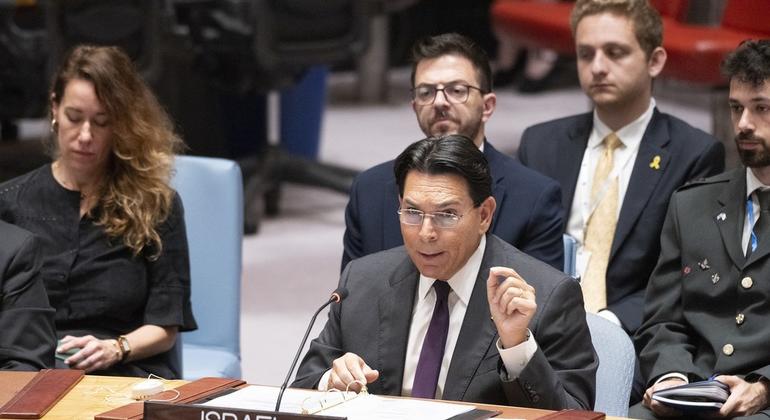 المندوب الدائم لإسرائيل لدى الأمم المتحدة، السفير داني دانون، في اجتماع مجلس الأمن، الأحد.