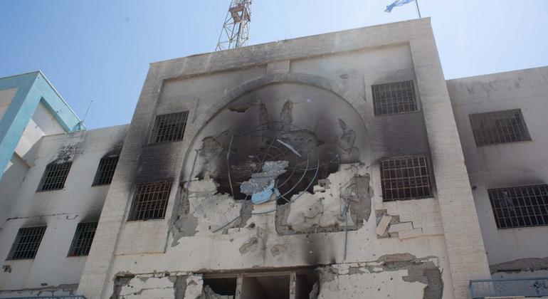 Разрушенное здание БАПОР в городе Газа.