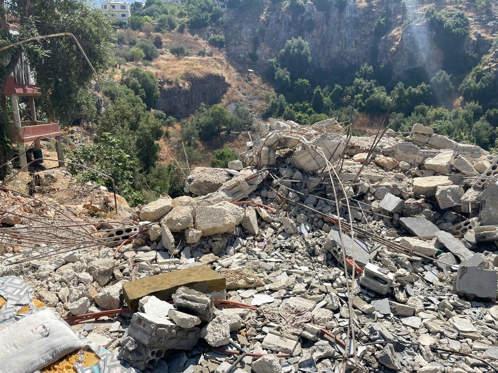 Im Dorf Hebbariyeh im Südlibanon kam es infolge der Feindseligkeiten jenseits der Blauen Linie zu Zerstörungen. 