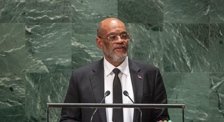 رئيس وزراء هايتي أرييل هنري يلقي كلمته أمام المناقشة العامة للجمعية العامة للأمم المتحدة.