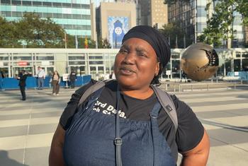 Emily Mohohlo, Mratibu wa shirika la kiraia la Slum Dwellers International kutoka Afrika Kusini, akizungumza na Assumpta Massoi kandni mwa mkutano wa UNGA80 mjini New York Marekani.
