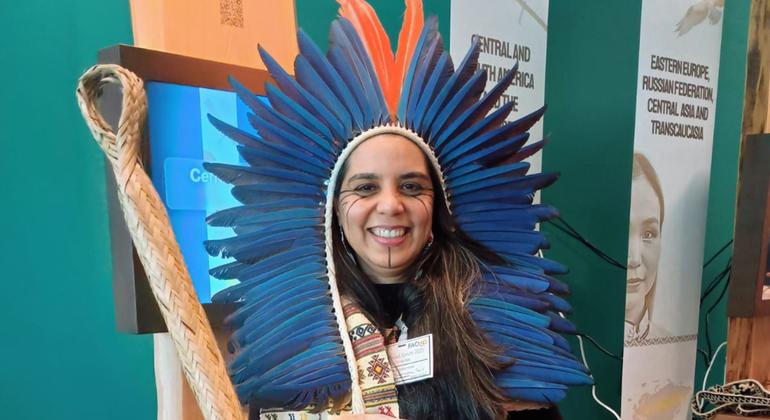 A ativista indígena e chef Tainá Marajoara, do Brasil, no Museu e Rede de Alimentação e Agricultura em Roma