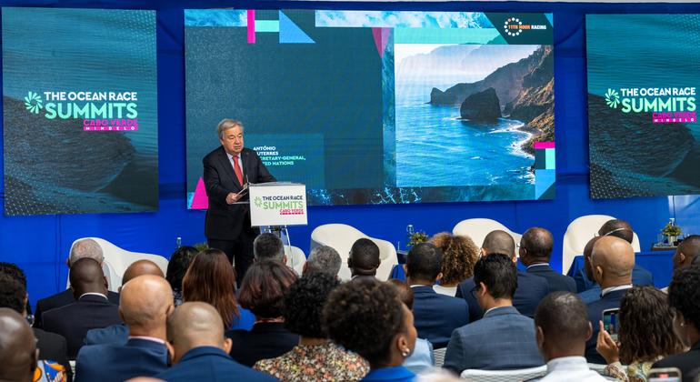 Antonio Guterres, Secrétaire général de l'ONU, durant son discours inaugural du Sommet de la Ocean Race à Cabo Verde