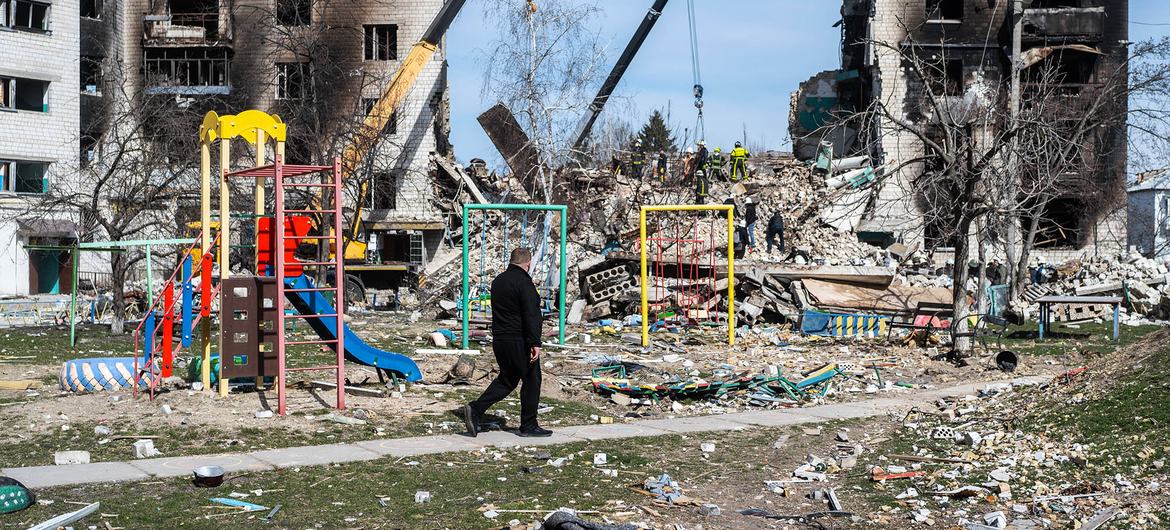 The destruction of buildings and infrastructure in Ukraine has caused widespread environmental damage.