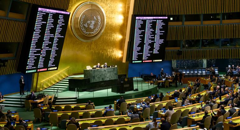 联合国大会通过题为“在乌克兰实现全面、公正和持久和平所依循的《联合国宪章》原则”的决议。