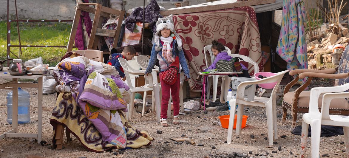 Families are living in temporary shelters made out of blankets and rubble after the earthquake in Hatay, Türkiye.
