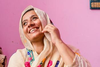 Разия Шамшад вышла замуж ребенком и забеременела в 13 лет. Во время родов у нее развился акушерский свищ, а дочь родилась мертвой. Чтобы избавиться от свища, Разия перенесла несколько операций: «Ни одна женщина не заслуживает таких страданий».