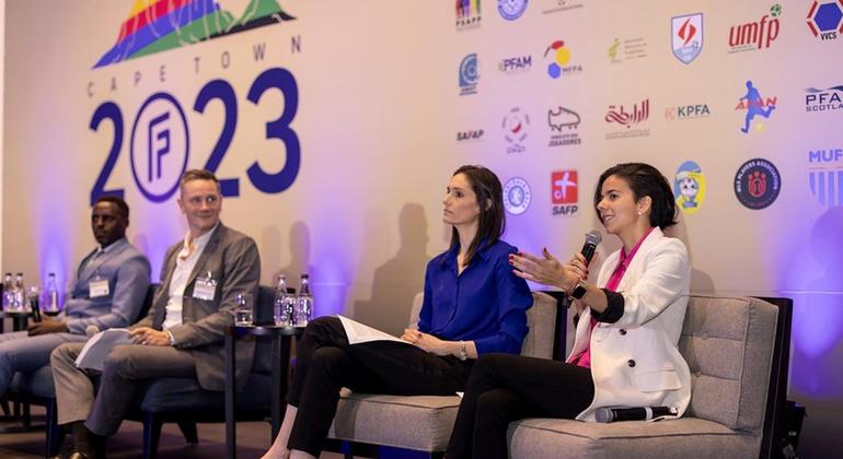 La ex futbolista Camila García en la Asamblea General de FIFPRO 2023, celebrada en Ciudad del Cabo (Sudáfrica).