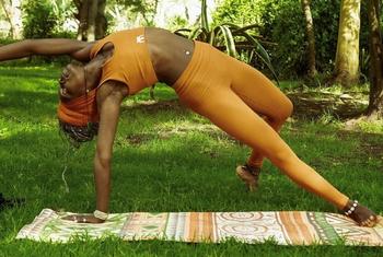 Mwalimu wa Yoga kutoka nchini Kenya Zepline Ouma.