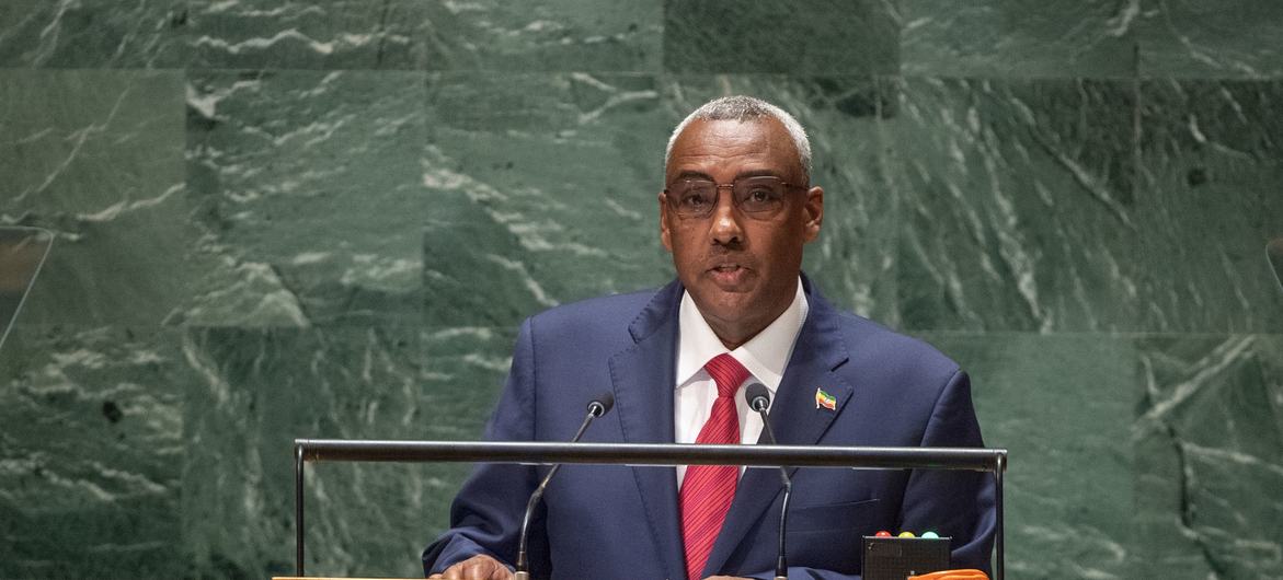 وزير خارجية إثيوبيا ديميكي ميكونين يلقي كلمة بلاده أمام المناقشة العامة للجمعية العامة للأمم المتحدة في دورتها الثامنة والسبعين.