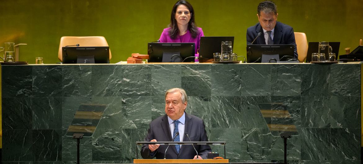 यूएन महासचिव महासभा के 80वें सत्र में जनरल डिबेट के उदघाटन सत्र को सम्बोधित कर रहे हैं. 