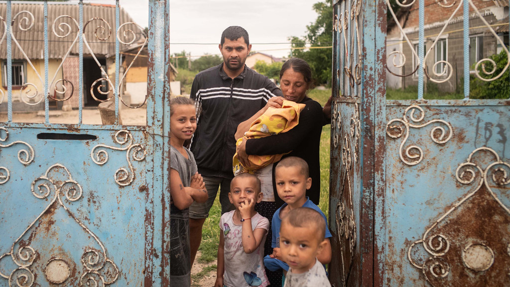 Галина и ее семья в Молдове.
