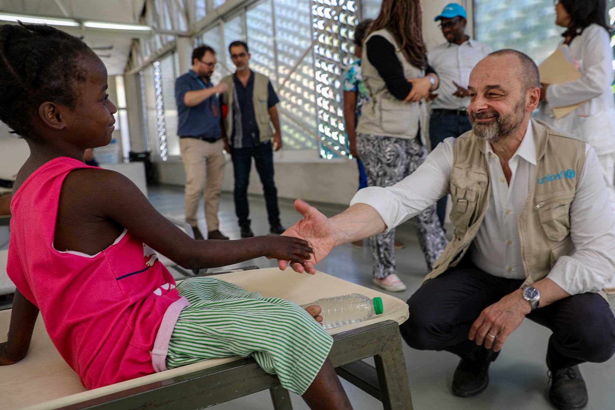 Manuel Fontaine, UNICEF Director of the Office of Emergency Programmes, visits the UNICEF-supported GHESKIO health centre in Port-au-Prince, Haiti.