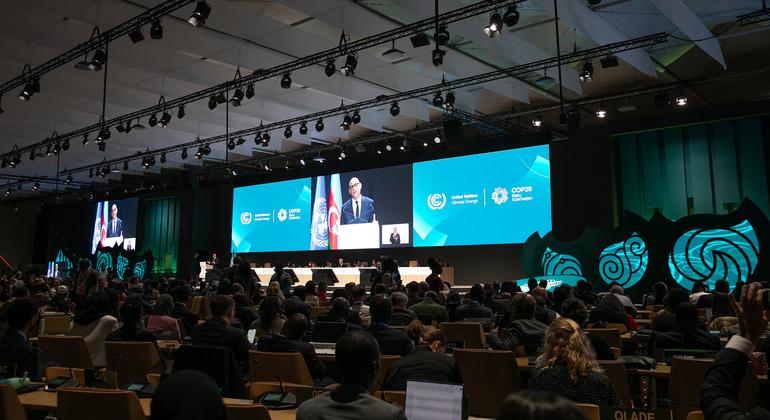 لا يلبي الطموح المنشود: مؤتمر المناخ يتفق على تمويل بـ300 مليار دولار للدول النامية