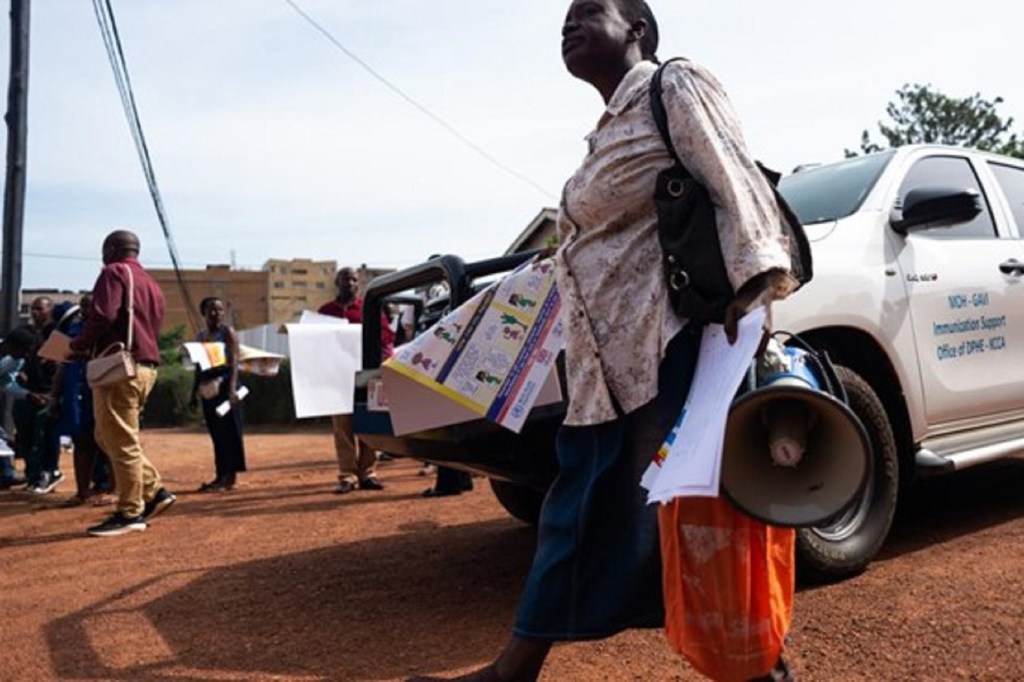Claire Arinaitwe mmoja ya waelimishaji kuhusu Ebola kutoka Kijiji cha Kisenyi